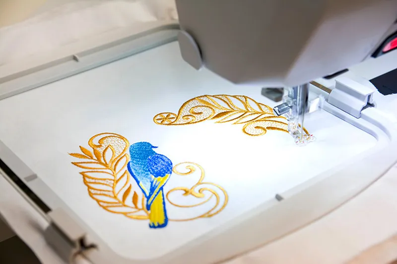 最新の技術と伝統技術のオリジナル刺繍